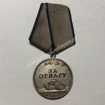 Medal for Courage Awarded