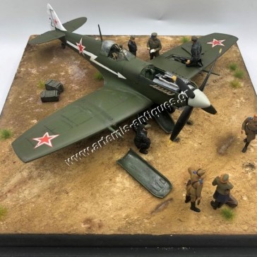 Spitfire LF.IXE με Σοβιετικούς Πιλότους και Προσωπικό Εδάφους