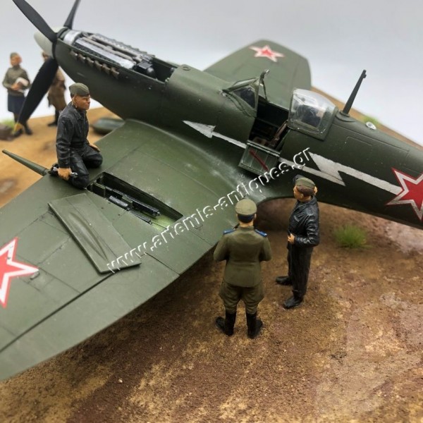 Spitfire LF.IXE με Σοβιετικούς Πιλότους και Προσωπικό Εδάφους