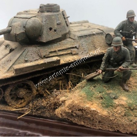 German Tank and Soldiers WW2 Diorama