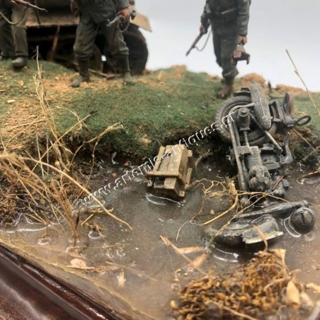 German Tank and Soldiers WW2 Diorama