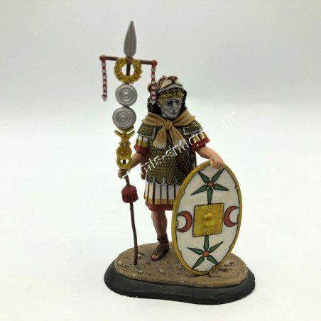 Αρχαίος Ρωμαίος με Λάβαρο Figurine