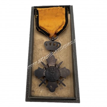 Silver Knight with Swords of the Order of the Phoenix King George B by Spink 2