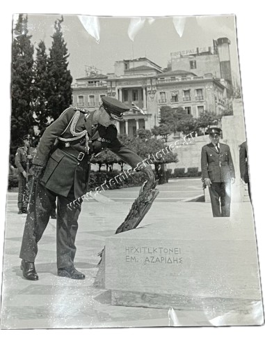 Γεώργιος Ζωιτάκης , κατάθεσις στεφάνου επί τη επετείω της 21 Απριλίου , εις τον Άγνωστον Στρατιώτην