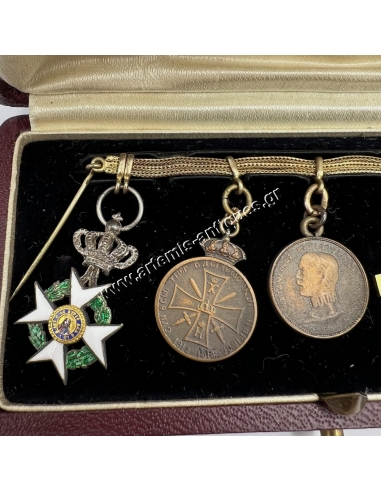 Silver Gilded Chain Bar of 5 Miniature Medals, with case