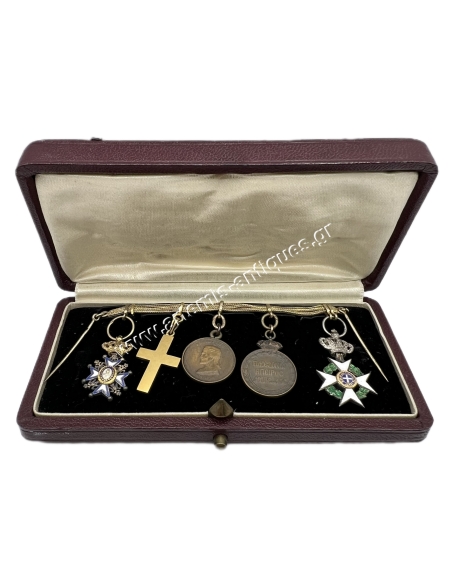Silver Gilded Chain Bar of 5 Miniature Medals, with case
