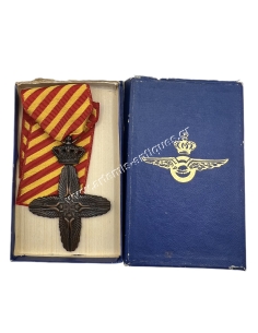 Μετάλλιο Ιπταμένου 1945 στο κουτί του