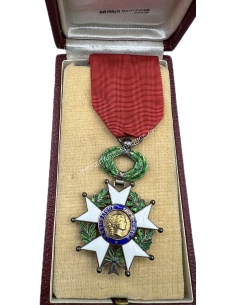 Knight of the Legion of Honor in box, Arthus Bertrand