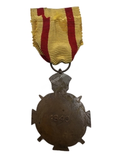 Medal of Outstanding Acts 1940 Type B 2