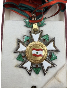 Ταξιάρχης του Τάγματος του Κέδρου Λίβανος, Huguenin στο κουτί του 2