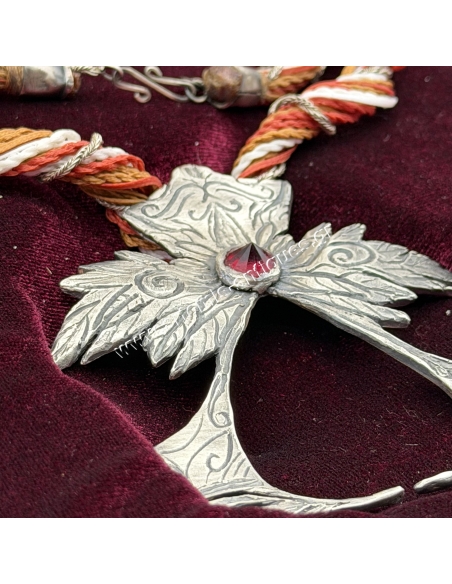 Assassin's Insignia Silver Necklace - Legacy of the Brotherhood